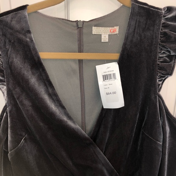 Womens’ Gianni Bini Gray ColdShoulder Velvet Dress - Picture 4 of 5
